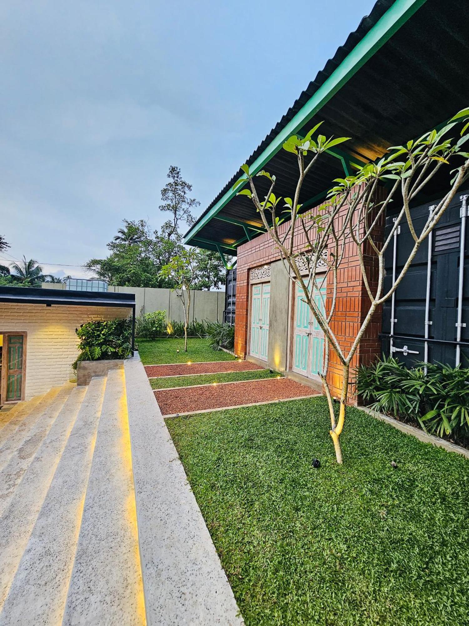Container Villa Luxury Collection Weliweriya Bagian luar foto