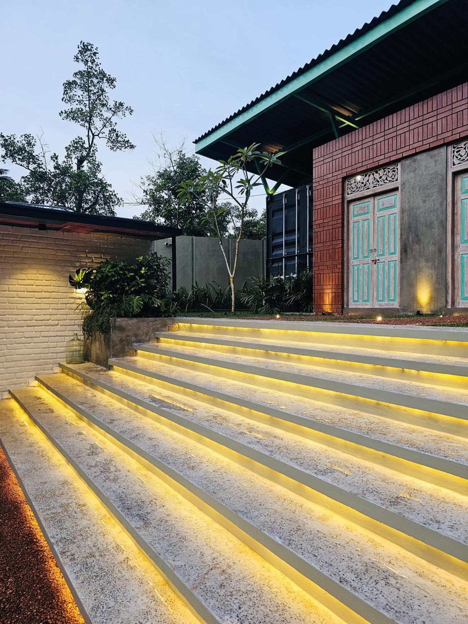 Container Villa Luxury Collection Weliweriya Bagian luar foto